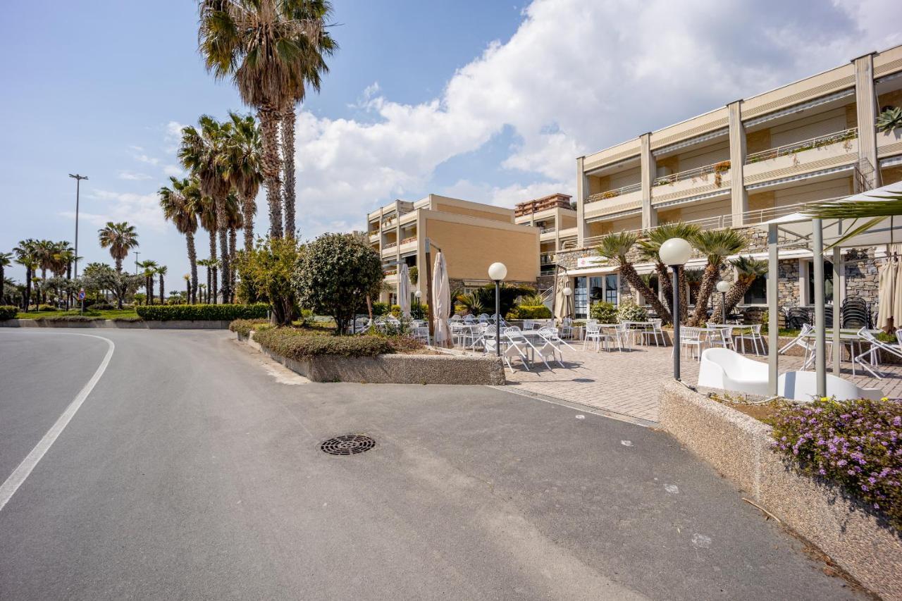 Aregai Marina Exclusive Seaside Apartments Santo Stefano al Mare Εξωτερικό φωτογραφία
